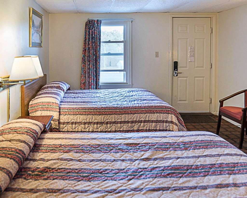 Econo Lodge Westminster MA - photo 19