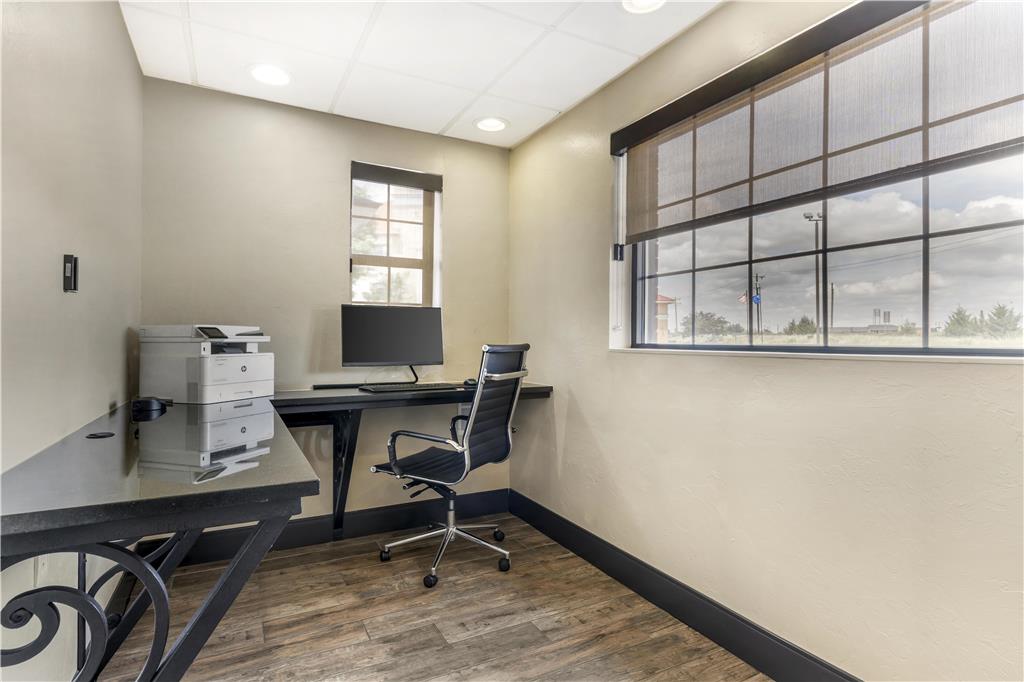 Best Western Plus Yukon - photo 9