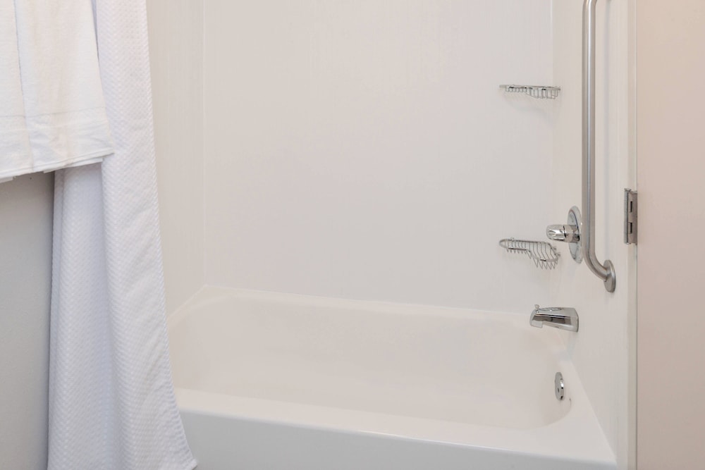 Country Inn & Suites by Radisson Brown Deer Milwaukee North - photo 20