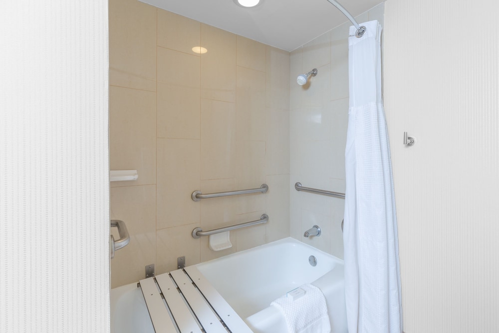 Embassy Suites by Hilton San Francisco Airport Waterfront - photo 30
