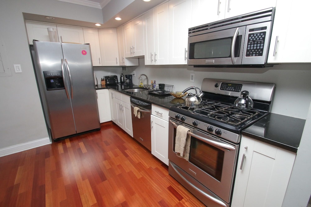Renaissance Properties 21 and Chestnut - photo 4