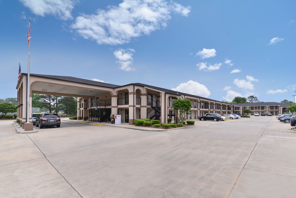 Mockingbird Inn & Suites - photo 34
