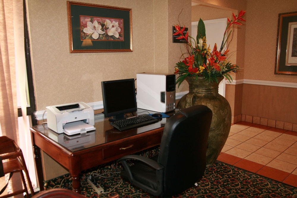Hampton Inn Laurinburg - photo 32
