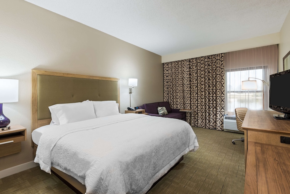 Hampton Inn Bonita Springs Naples North - photo 17