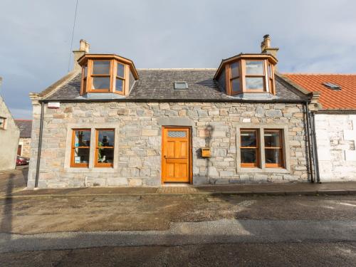 Cullen 117 Seatown with Sea Views in Buckie, United Kingdom