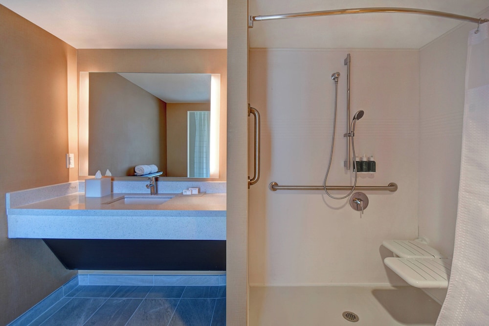 TownePlace Suites by Marriott Las Vegas Airport South - photo 29