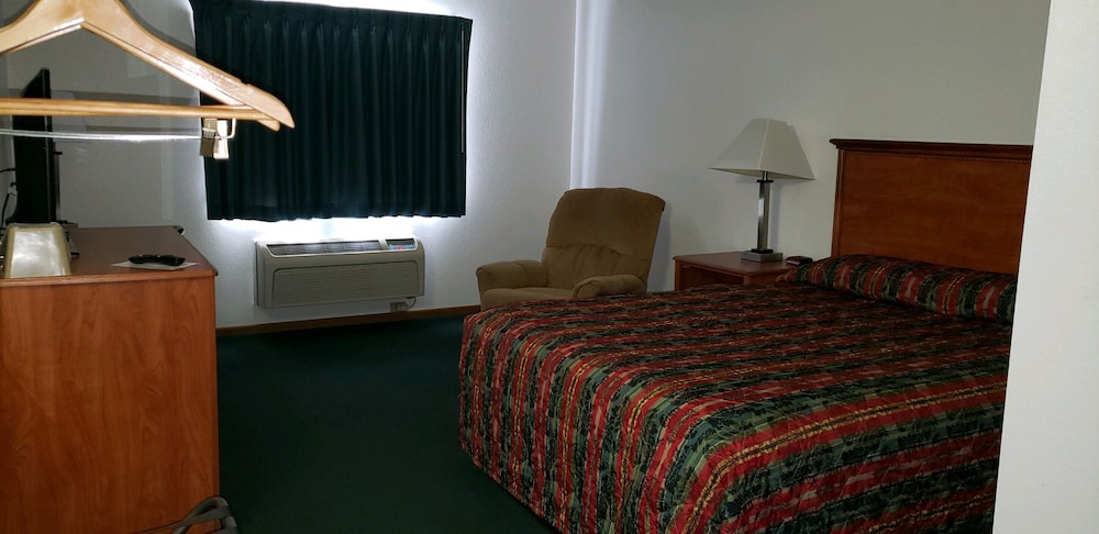 Carrington Inn & Suites - photo 13