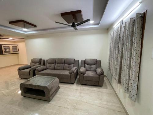 Servostay 3 BHK Fully Furnished in Vizag with Parking 1st Floor — 4-Star Luxury Hotel in Visakhapatnam, India