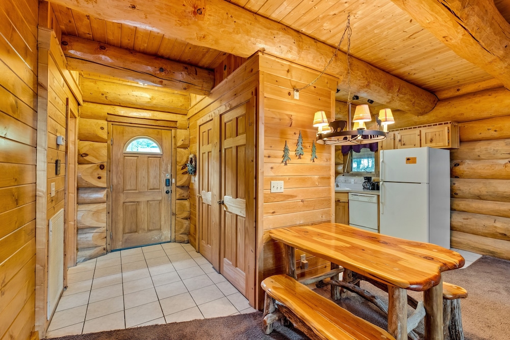 Star Views Secluded W mountain Views 2 Bedroom Cabin by Heavenly Views Resort - photo 6
