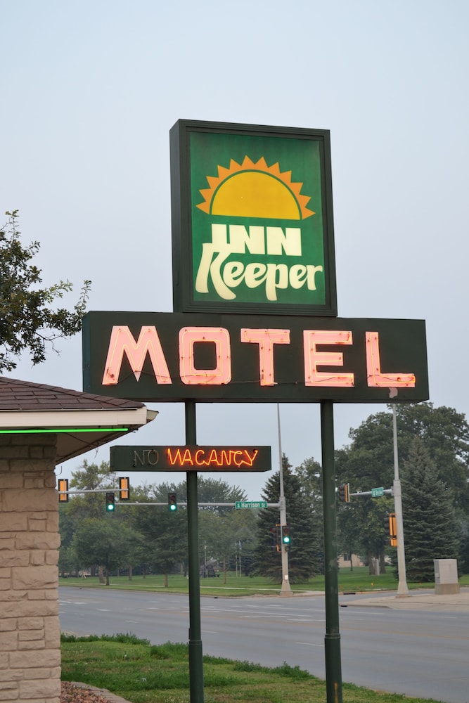 Innkeeper Motel - photo 70