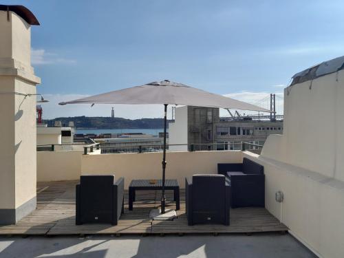 Apartamento sobre o Rio — 4-Star Luxury Hotel in Lisbon, Portugal