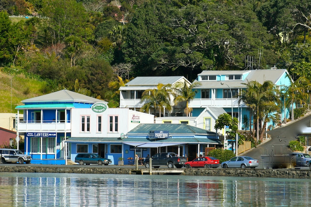 Mangonui Waterfront Apartments — 4-Star Luxury Hotel in Taipa, New Zealand