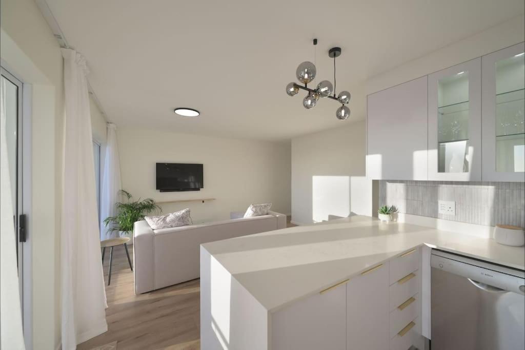 The Lighthouse Sea View Apartment