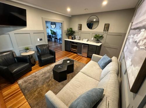 Entire Modern 7 Unit 7 Bath Boutique Inn - photo 36