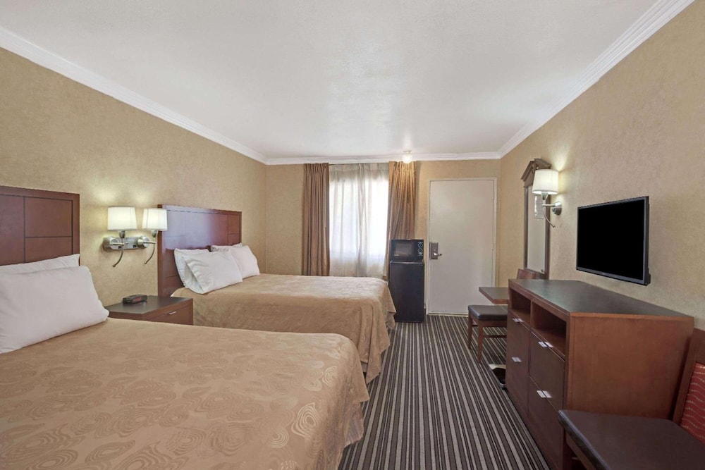 Buena Park Inn - photo 19