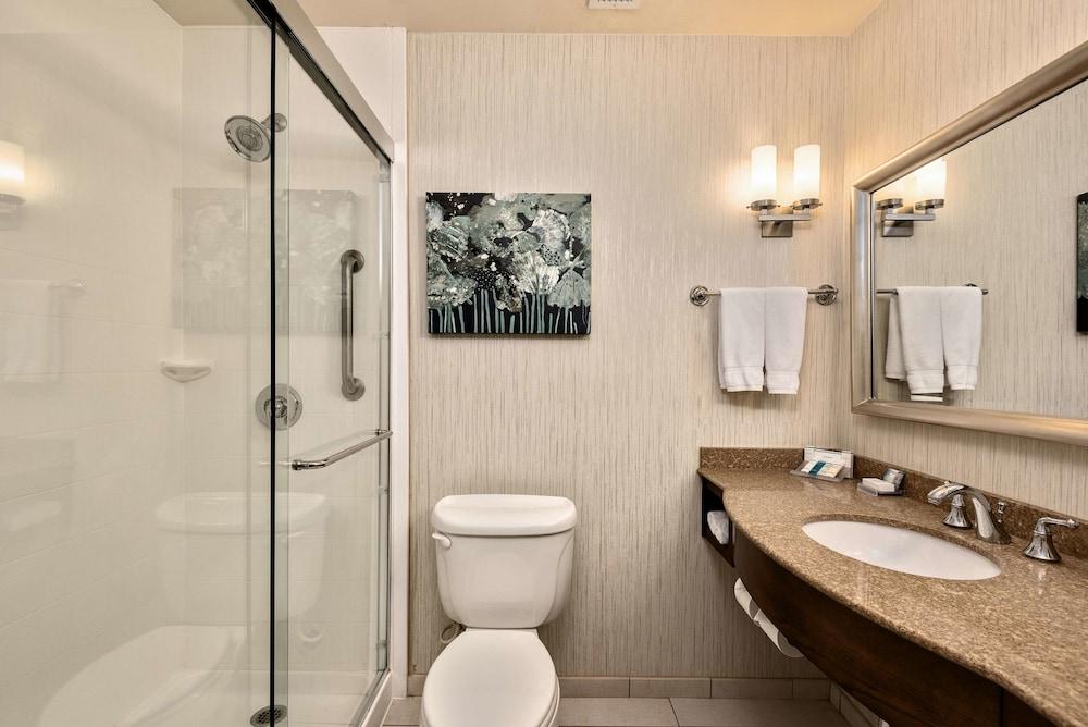 Hilton Garden Inn Overland Park - photo 16