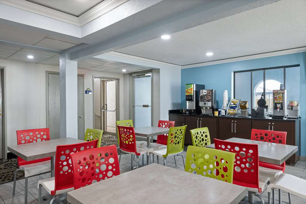Days Inn by Wyndham Miami - photo 18