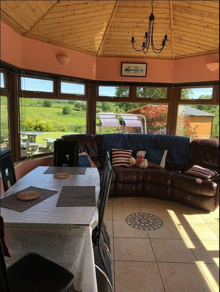 Leigh House Bed and Breakfast Rathfriland — 4-Star Luxury Hotel in Rathfriland, United Kingdom
