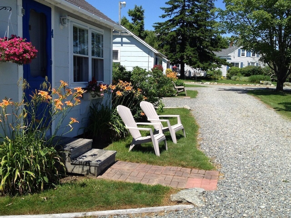 Isleview Motel and Cottages - photo 51