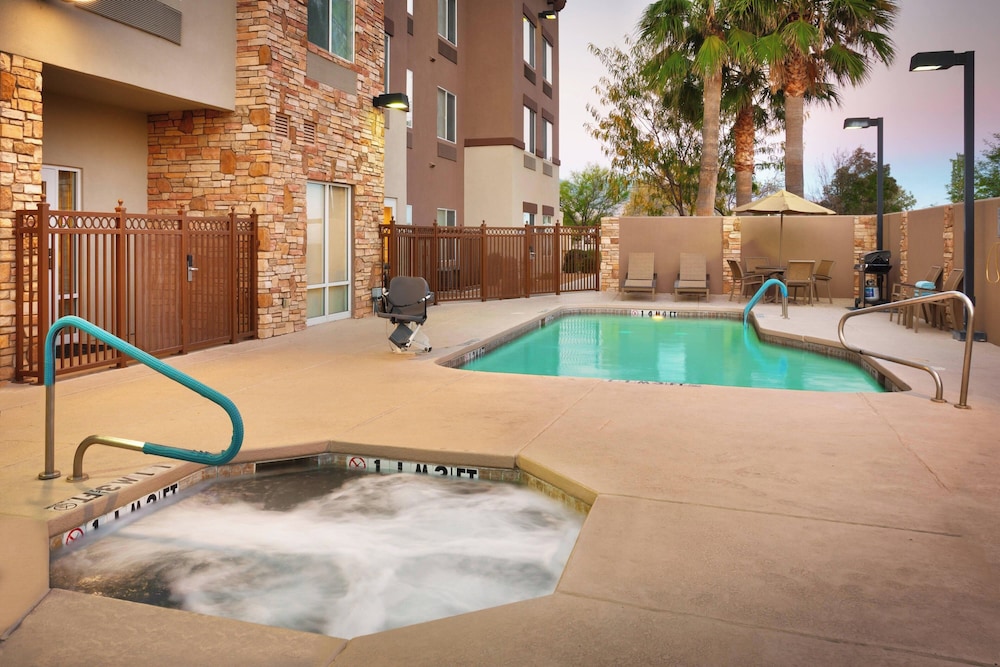 Fairfield Inn and Suites by Marriott Sierra Vista - photo 19