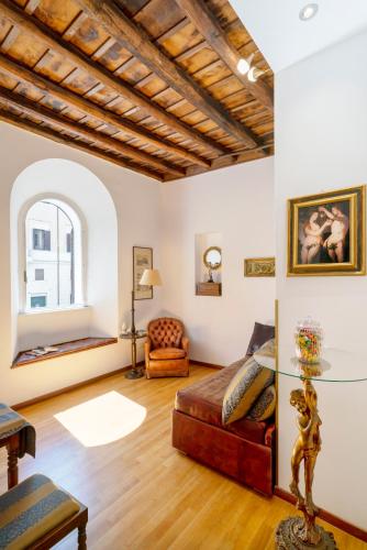 Pantheon Caravaggio's House — 4-Star Luxury Hotel in Rome, Italy