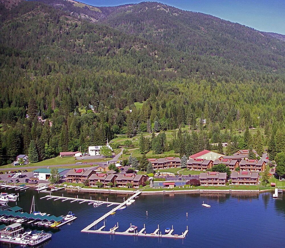 Pend Oreille Shores Resort E26 2 Br Condo in Hope, United States