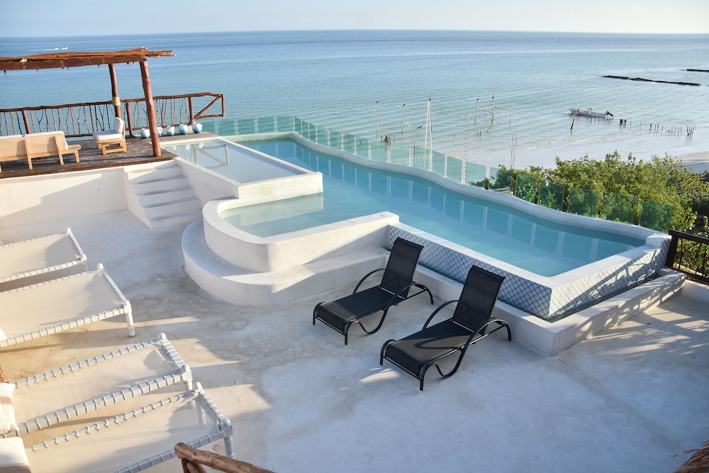 Rooftop pool