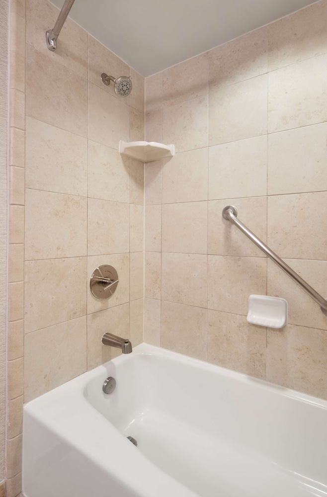 Embassy Suites by Hilton Austin Central - photo 23