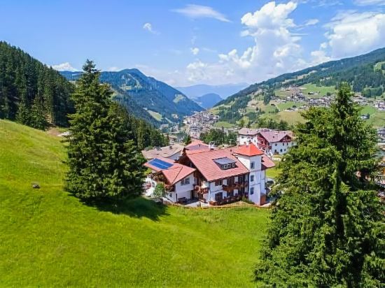 Hotel Belaval in Selva, Italy
