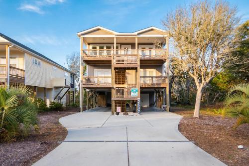 Beach 45 by Oak Island Accommodations - photo 26