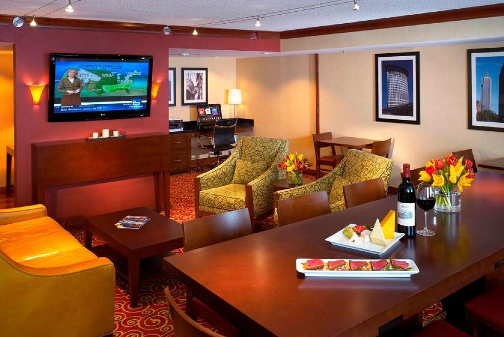 Wyndham Cleveland Airport - photo 20
