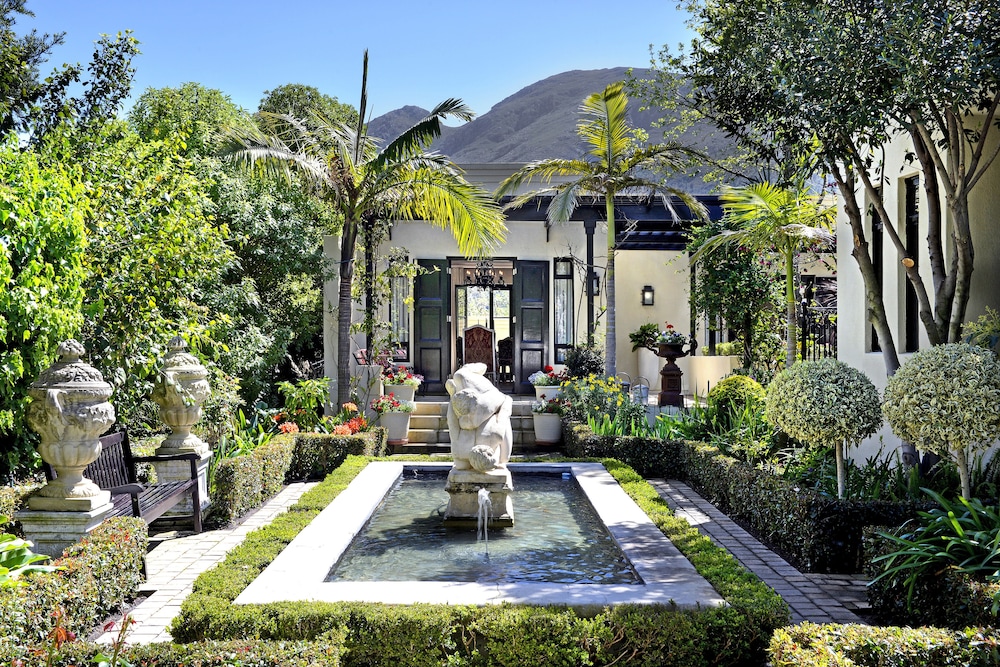 21 Roux Street Guesthouse — 4-Star Luxury Hotel in Cape Town, South Africa