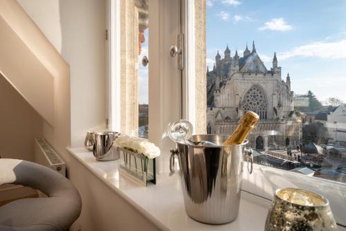 Cathedral View An Exclusive Private Apartment on Cathedral Green Exeter — 4-Star Luxury Hotel in Exeter, United Kingdom