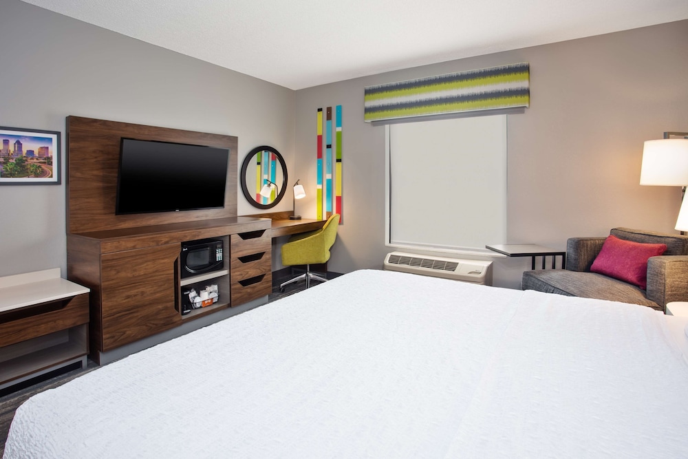 Hampton Inn & Suites Tampa East - photo 9