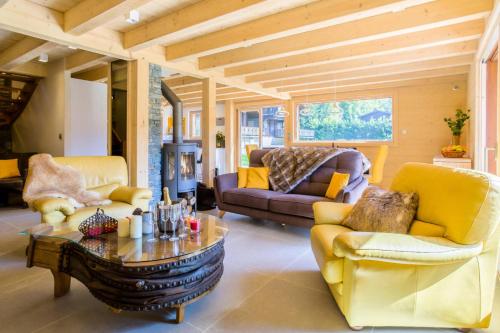 Chalet Morzine 6 pièces 13 personnes FR 1 627 8 — 5-Star Luxury Hotel in Morzine, France