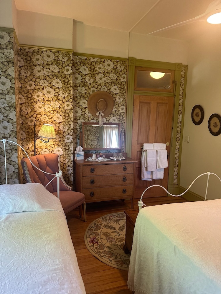 Gable House Bed and Breakfast Inn - photo 9