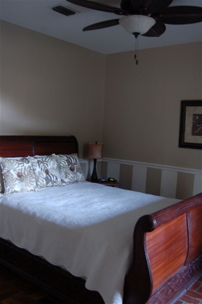 Tux Creek Inn - photo 3