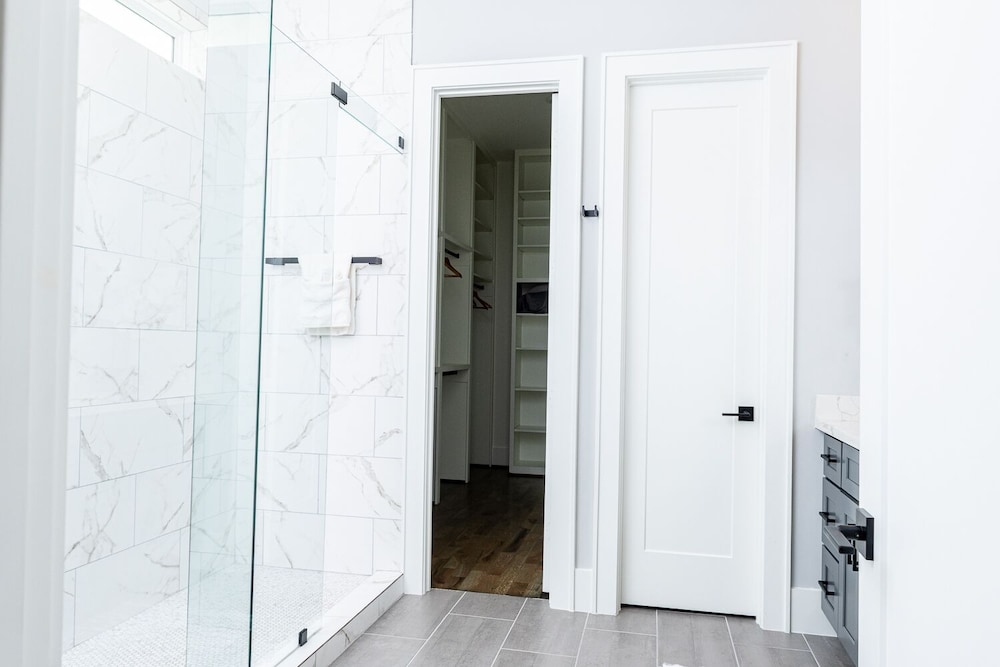Houston Lux Townhome - photo 12