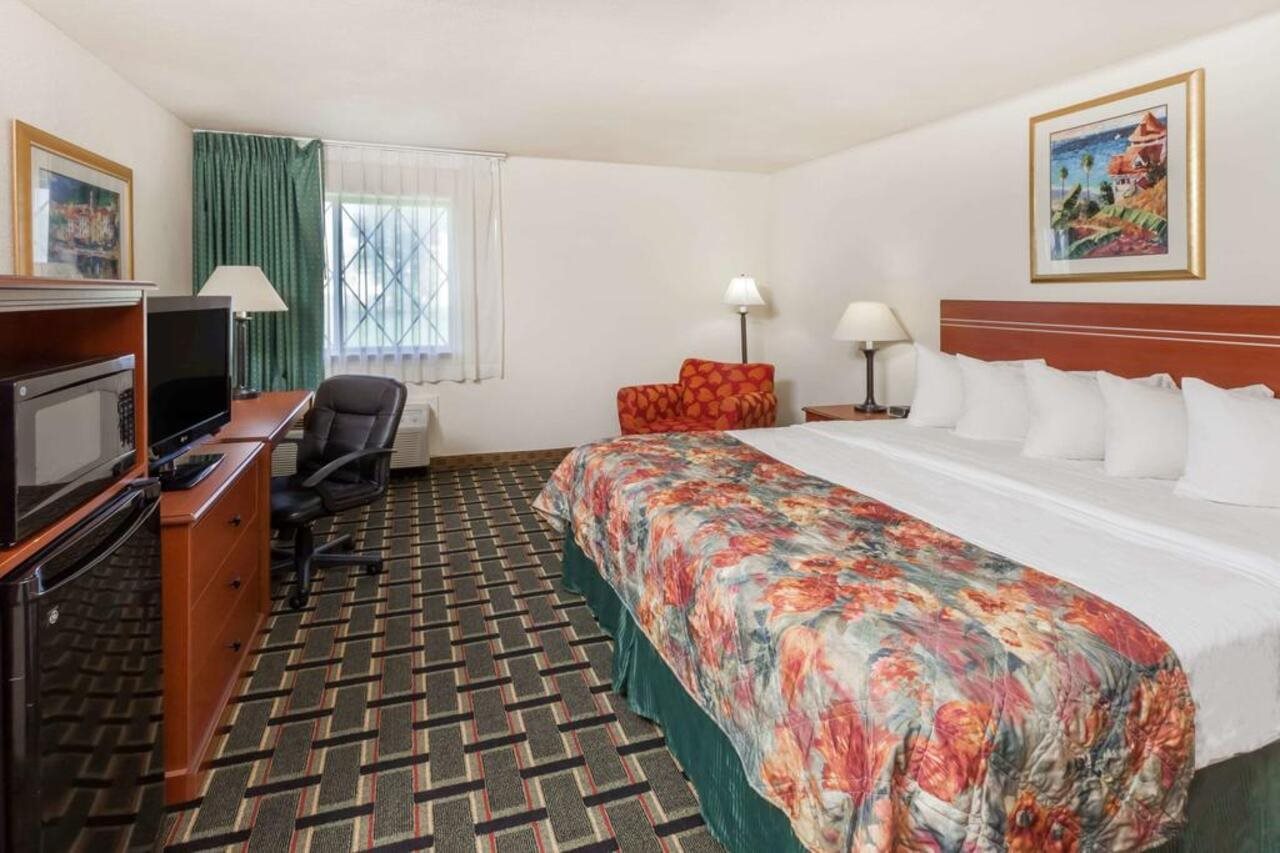 FairBridge Inn Express Decatur Forsyth - photo 7
