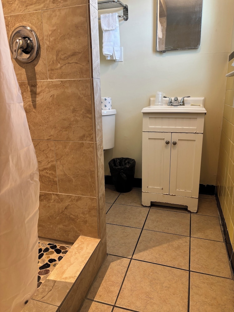 Shore Point Motel - photo 26