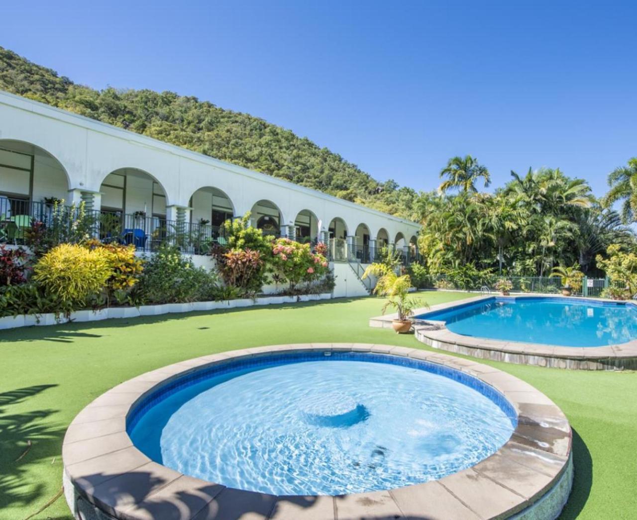 Affordable Island Escape Queen Studio Nelly Bay — 4-Star Luxury Hotel in Nelly Bay, Australia