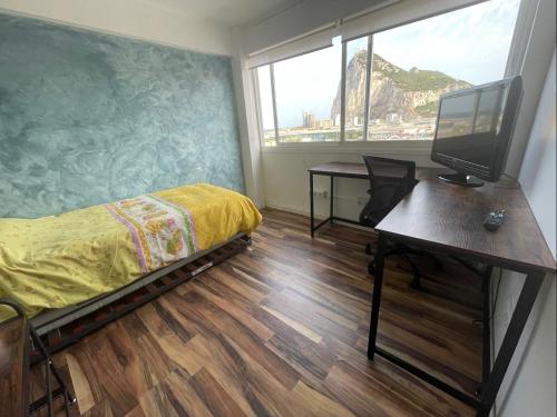 Closest room to Gibraltar Border in La Linea De La Concepcion, Spain
