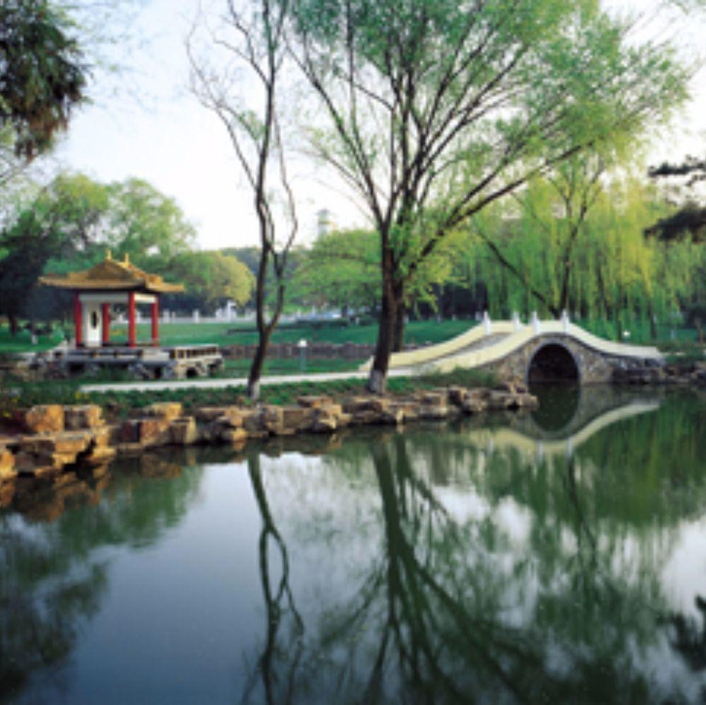 Wuxi Tai Hu Hotel — 4-Star Luxury Hotel in Wuxi, People's Republic of China