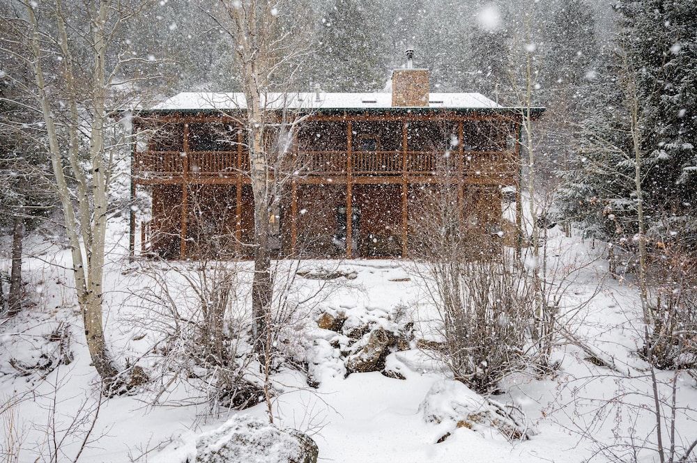 Iconic Log Cabin Escape Idaho Springs Hot Tub — 4-Star Luxury Hotel in Idaho Springs, United States