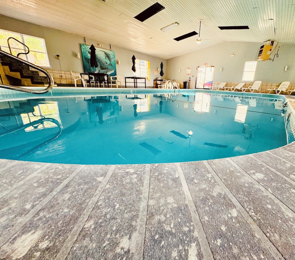 Ozark Inn & Suites - photo 16