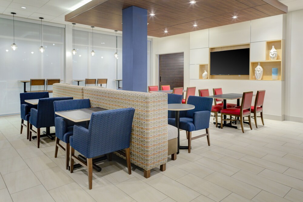 Holiday Inn Express and Suites King George Dahlgren by IHG - photo 15
