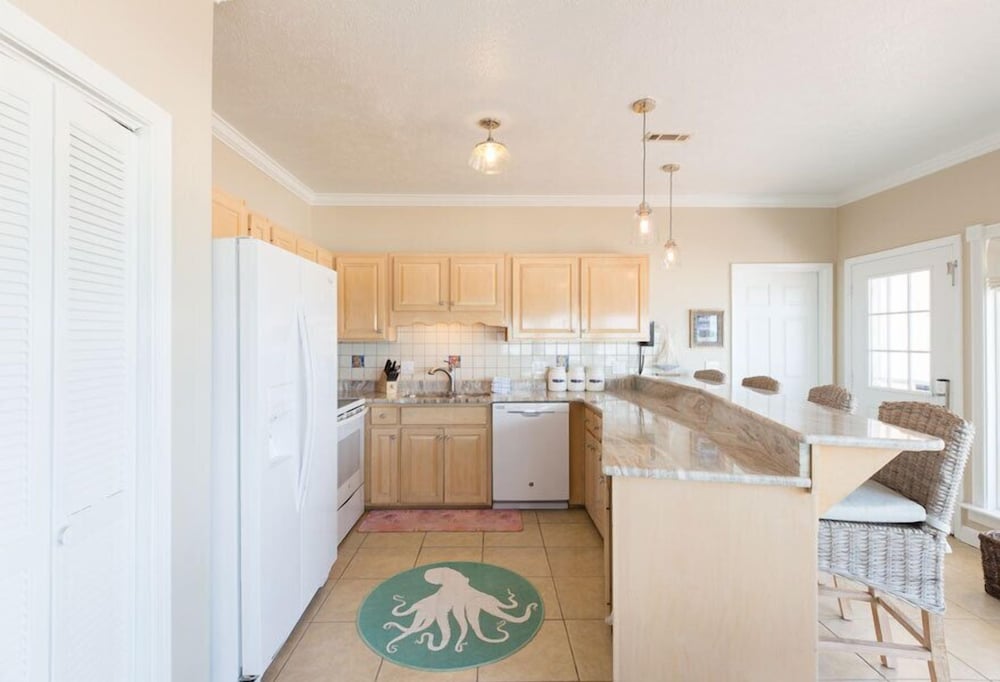 Sandpiper Beacon Beach Resort - photo 158