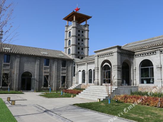 Fuping granary Art Hotel — hotel in Doucun