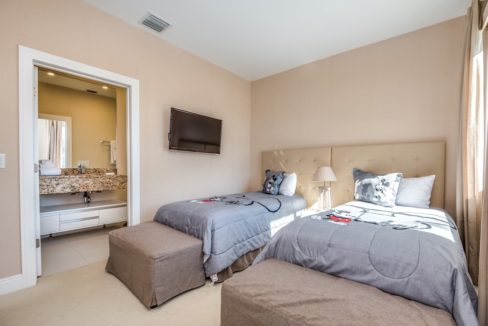 Magic Village Resort 4 Bdrm Townhome - photo 15