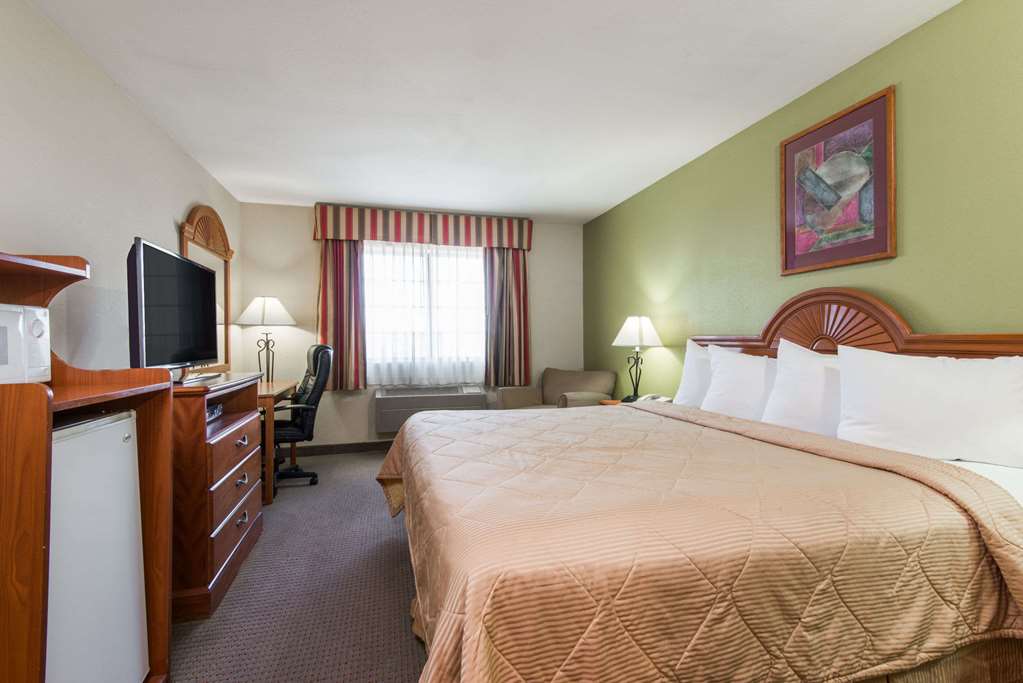 Knights Inn Gallup at 3208 W Hwy 66 - photo 10
